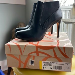 Black size 8 1/2 Via Spiga Bijoux booties -never worn!